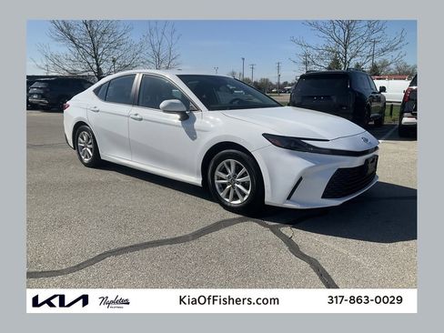 Used 2025 Toyota Camry LE FWD image 1