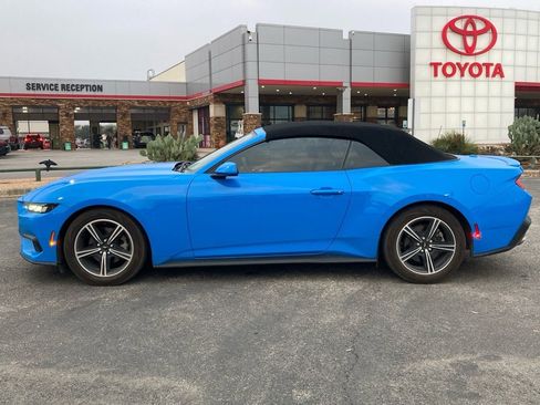 Used 2024 Ford Mustang Premium image 8