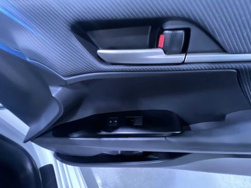 Used 2025 Toyota Camry SE image 34