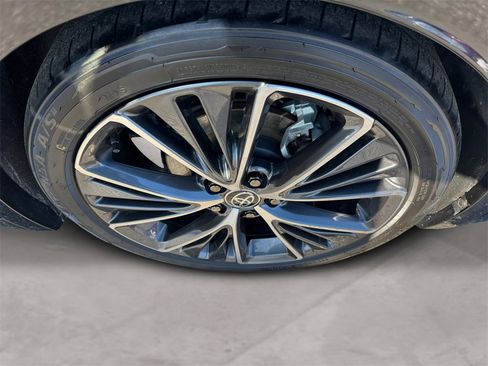 Used 2024 Toyota Prius XLE image 14