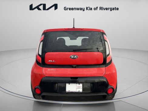 Used 2016 Kia Soul + image 6