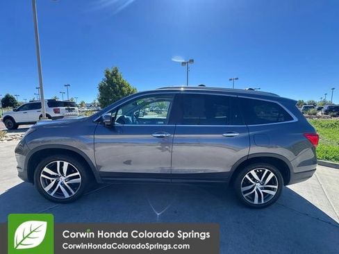 Used 2018 Honda Pilot Touring image 5