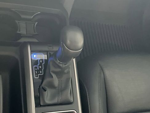 Used 2022 Toyota Tacoma Limited image 20