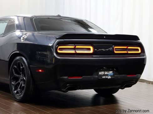 Used 2019 Dodge Challenger R/T RWD image 19