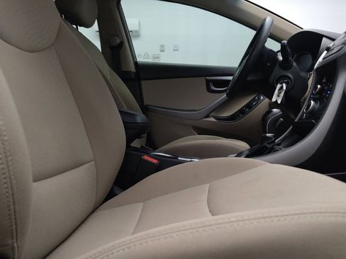 Used 2014 Hyundai Elantra SE FWD image 21