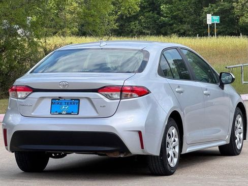 Used 2024 Toyota Corolla LE FWD image 12