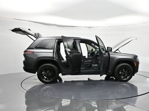 New 2026 Jeep Grand Cherokee Altitude RWD image 45