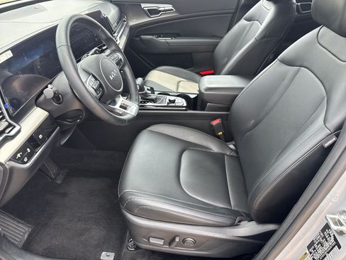 Used 2025 Kia Sportage SX FWD image 5