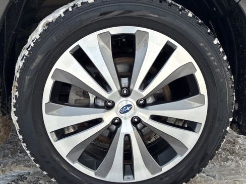 Used 2022 Subaru Ascent Limited image 12