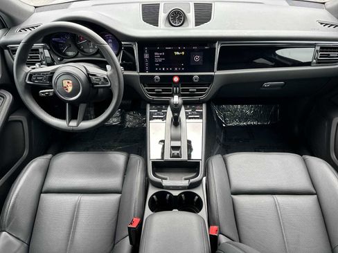 Used 2025 Porsche Macan image 6