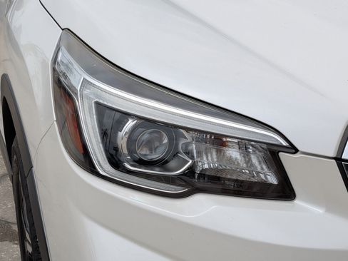Used 2019 Subaru Forester Limited AWD/4WD image 10