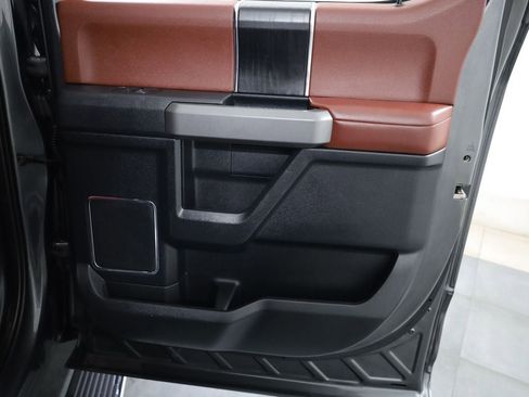 Used 2019 Ford F150 Platinum w/ Equipment Group 701A Luxury image 17