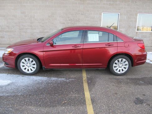 Used 2012 Chrysler 200 LX image 1