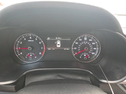 Used 2024 Kia Forte LXS FWD image 2