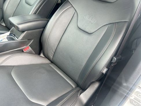 Used 2022 Jeep Compass Limited image 15