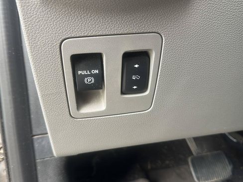 Used 2019 Ford F150 XLT w/ Equipment Group 302A Luxury AWD/4WD image 12