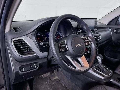 Used 2023 Kia Seltos LX image 9