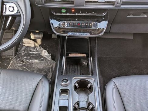 New 2026 Lincoln Corsair Premiere image 18