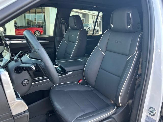 Certified 2026 Cadillac Escalade Sport w/ Touring Package AWD/4WD image 16