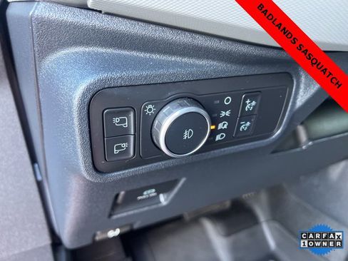 Used 2022 Ford Bronco Badlands image 16