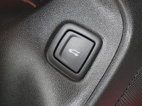 Used 2020 Cadillac CT4 V RWD image 30