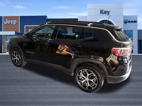 Used 2024 Jeep Compass Limited AWD/4WD image 4