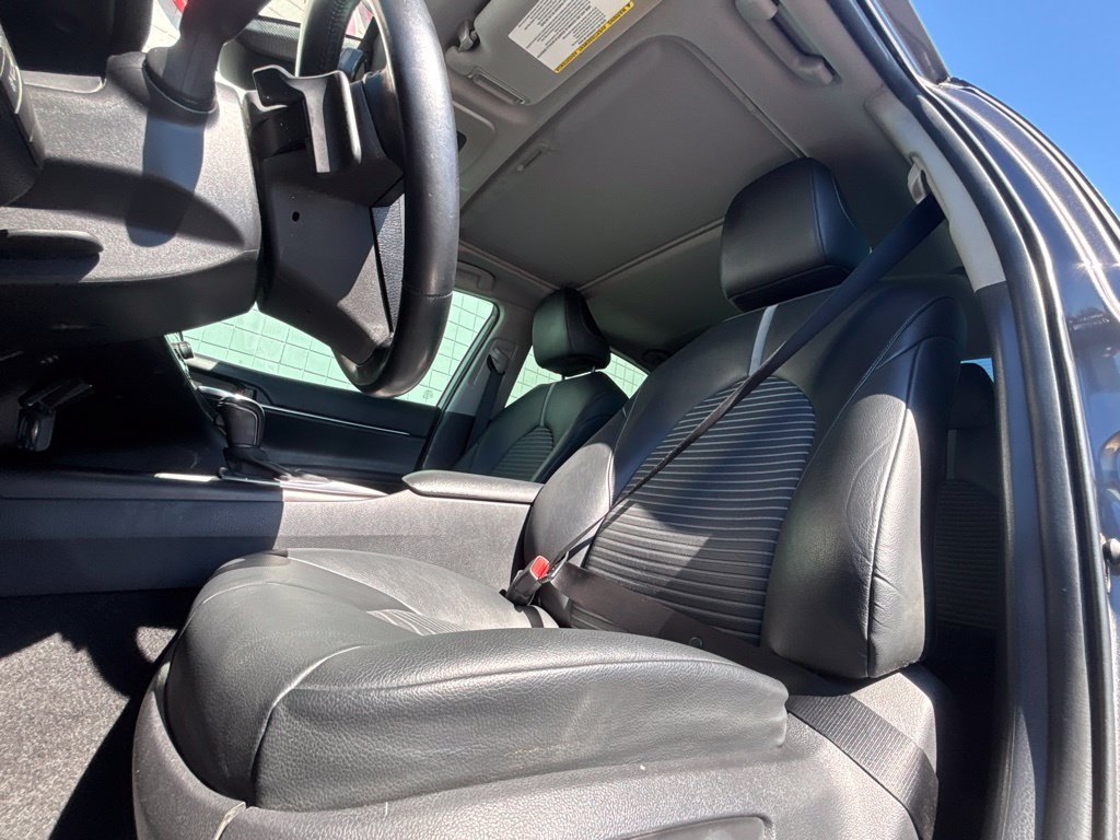 Used 2021 Toyota Camry SE w/ Audio Upgrade Package FWD image 11