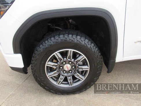 Used 2025 GMC Sierra 1500 AT4 AWD/4WD image 10