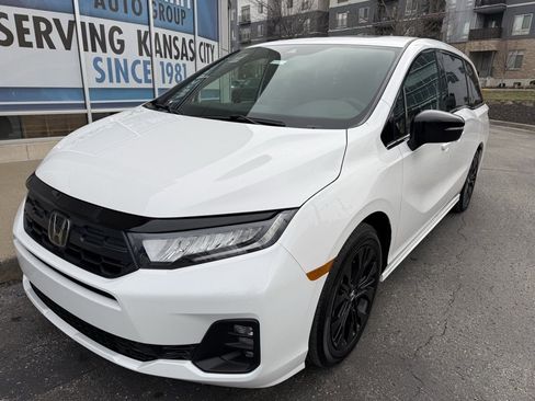 New 2026 Honda Odyssey Sport-L image 2