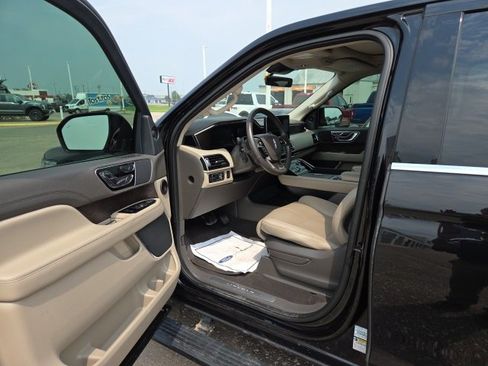 Used 2022 Lincoln Navigator L Reserve image 22