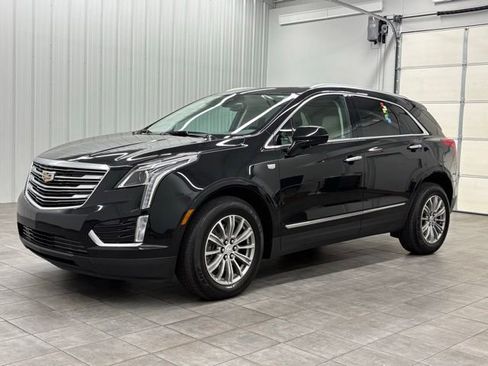 Used 2017 Cadillac XT5 Luxury w/ Driver Awareness Package FWD image 5
