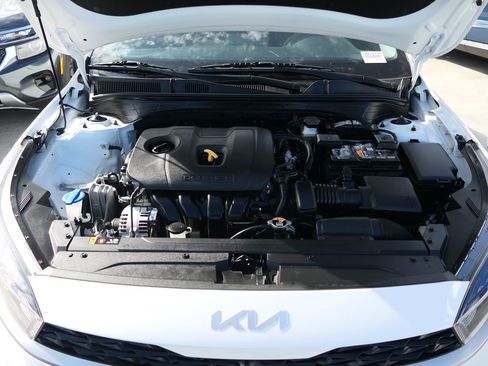 Used 2023 Kia Forte LXS image 28