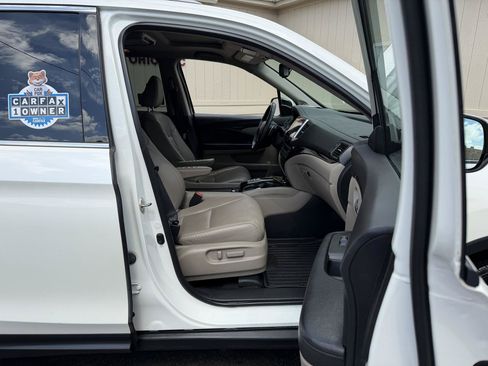 Used 2017 Honda Pilot Elite image 3