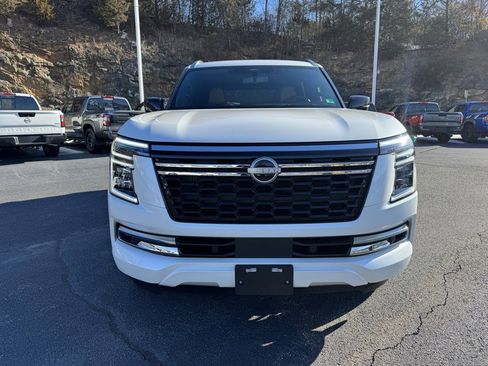 Used 2025 Nissan Armada SL w/ Captain's Chari Seat Package image 2