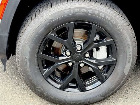 Used 2022 Jeep Grand Cherokee Limited AWD/4WD image 17