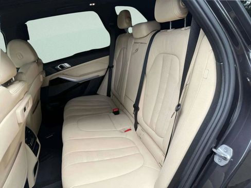 Used 2021 BMW X5 xDrive40i w/ Premium Package image 18