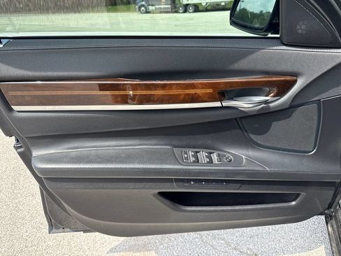 Used 2013 BMW 750Li xDrive AWD/4WD image 13