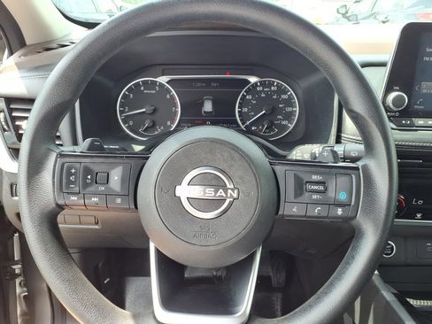 Used 2022 Nissan Rogue SV FWD image 8