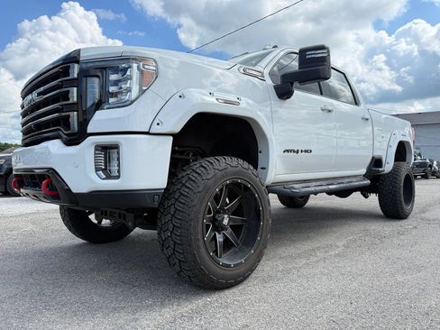 Used 2020 GMC Sierra 2500 AT4 w/ AT4 Premium Package AWD/4WD image 2