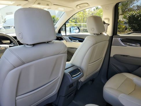 Certified 2023 Cadillac XT6 Premium Luxury w/ Technology Package image 15