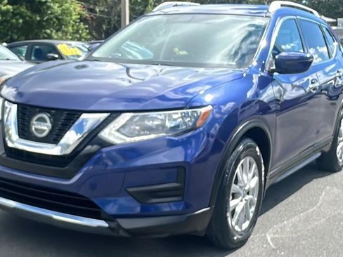 Used 2018 Nissan Rogue SV FWD image 3