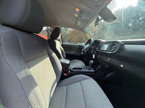 Used 2019 Toyota Tacoma SR w/ SR Convenience Package image 29