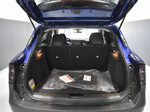 Certified 2025 Nissan Kicks SR image 30