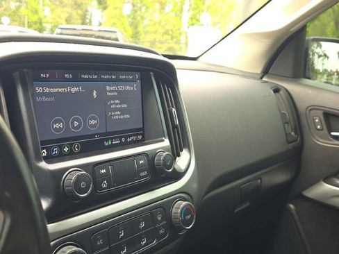 Used 2022 Chevrolet Colorado LT image 25