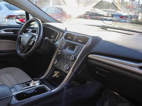 Used 2018 Ford Fusion S image 23