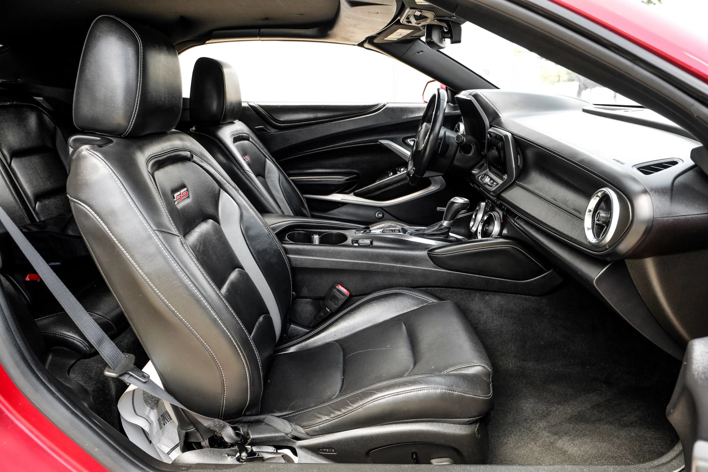 Used 2016 Chevrolet Camaro SS RWD image 32