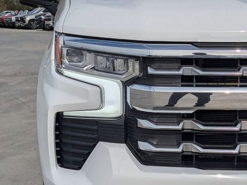 Used 2025 Chevrolet Silverado 1500 LTZ image 9