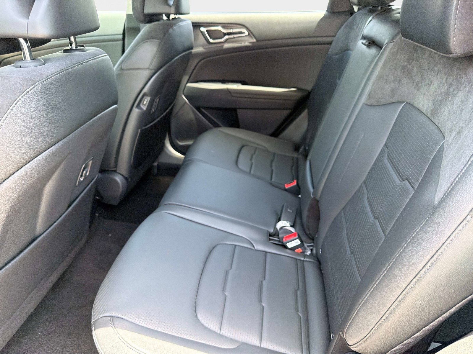 New 2026 Kia Sportage SX FWD image 11