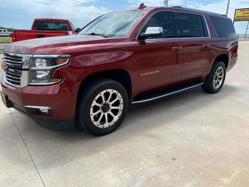 Used 2018 Chevrolet Suburban Premier AWD/4WD image 3