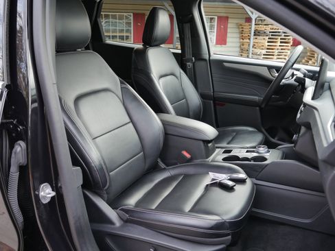 Certified 2024 Ford Escape Platinum image 25